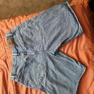 Wrangler denim shorts size 32